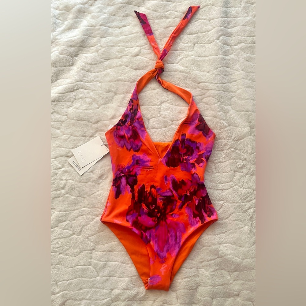 COS REVERSIBLE PRINTED PLUNGE SWIMSUIT size 2 🔥